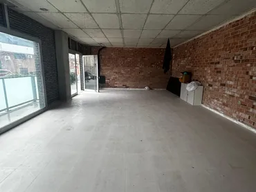 Local comercial en Cornellà de Llobregat - Foto 6
