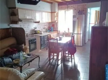 Chalet en pueblo - Foto 4