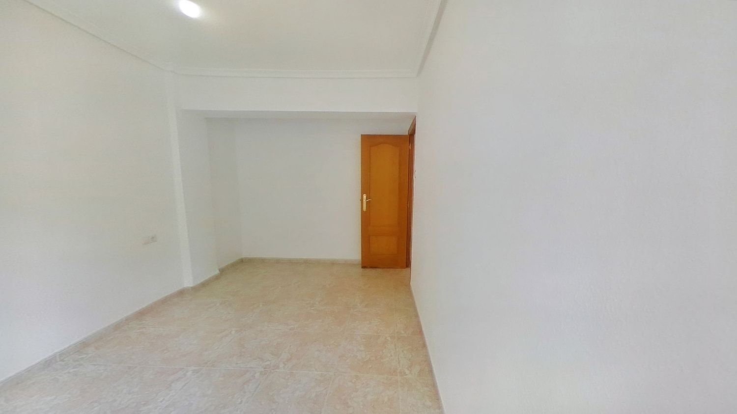 Piso en Barrio Torrefiel - Foto 13