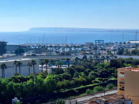 Piso en calle Nadadora Carmen Soto, 8