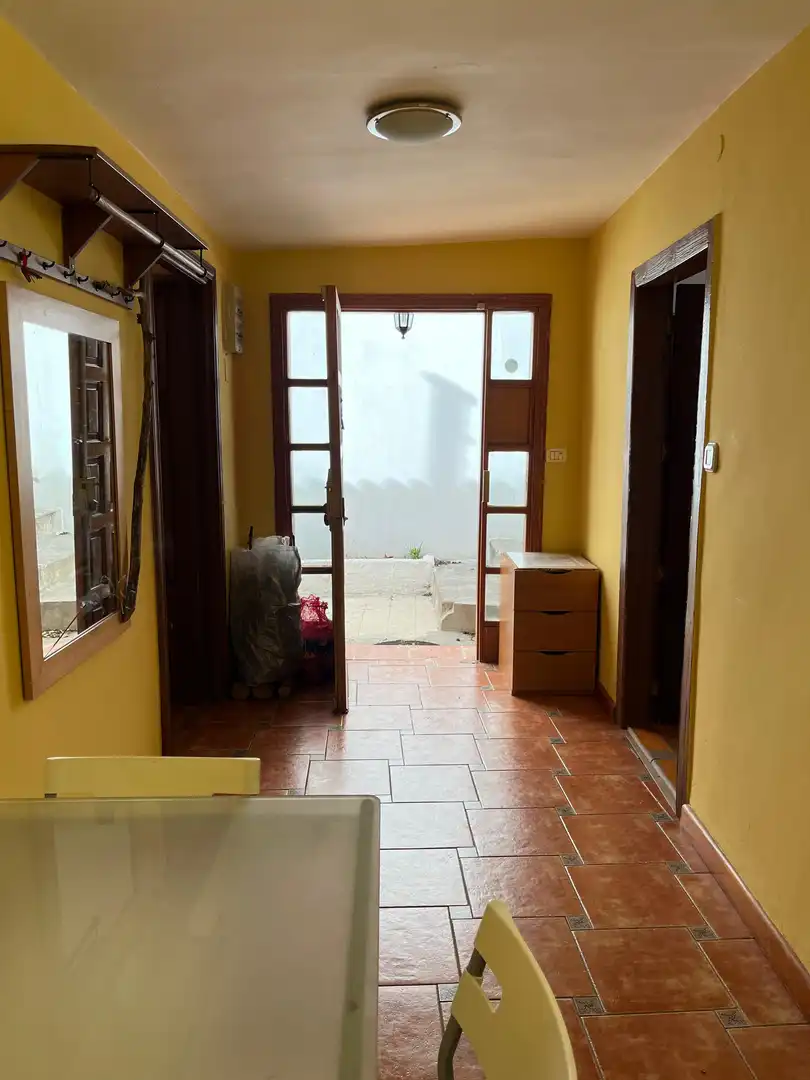 Casa adosada en  Avenida de los Almendros 20 - Foto 3