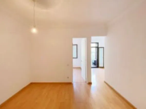 Piso en calle del Consell de Cent, 542