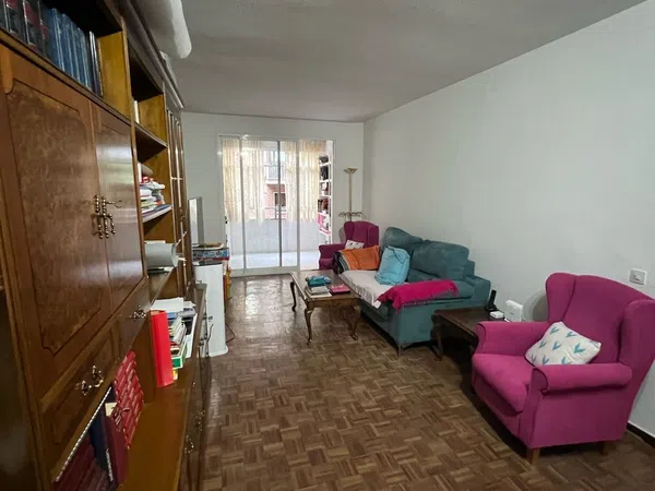 Piso en calle de Canarias, 12