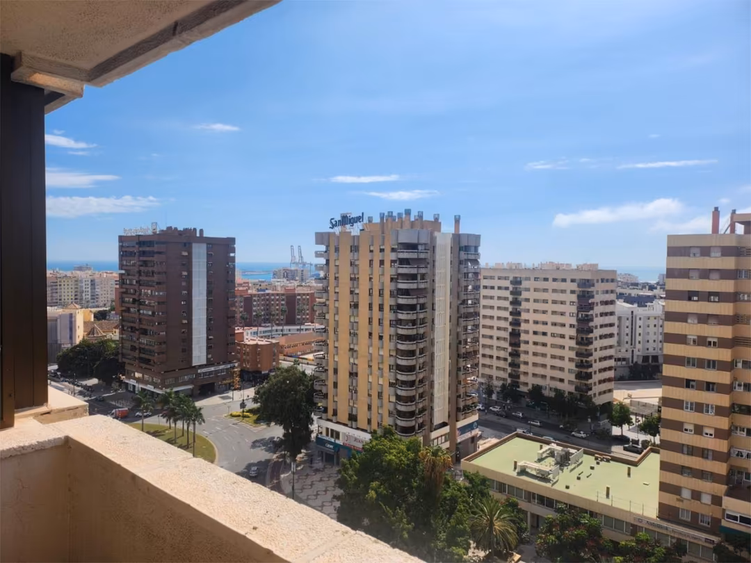 Piso en  Calle Compositor Lehmberg Ruiz 3