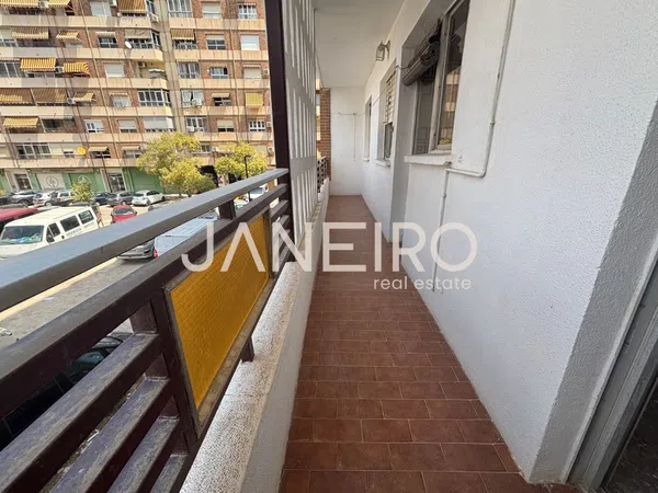 Piso en Avenida de la Constitució, Torrefiel - Foto 1