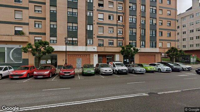 Vista de la calle de Piso en Avenida Atenas, 5