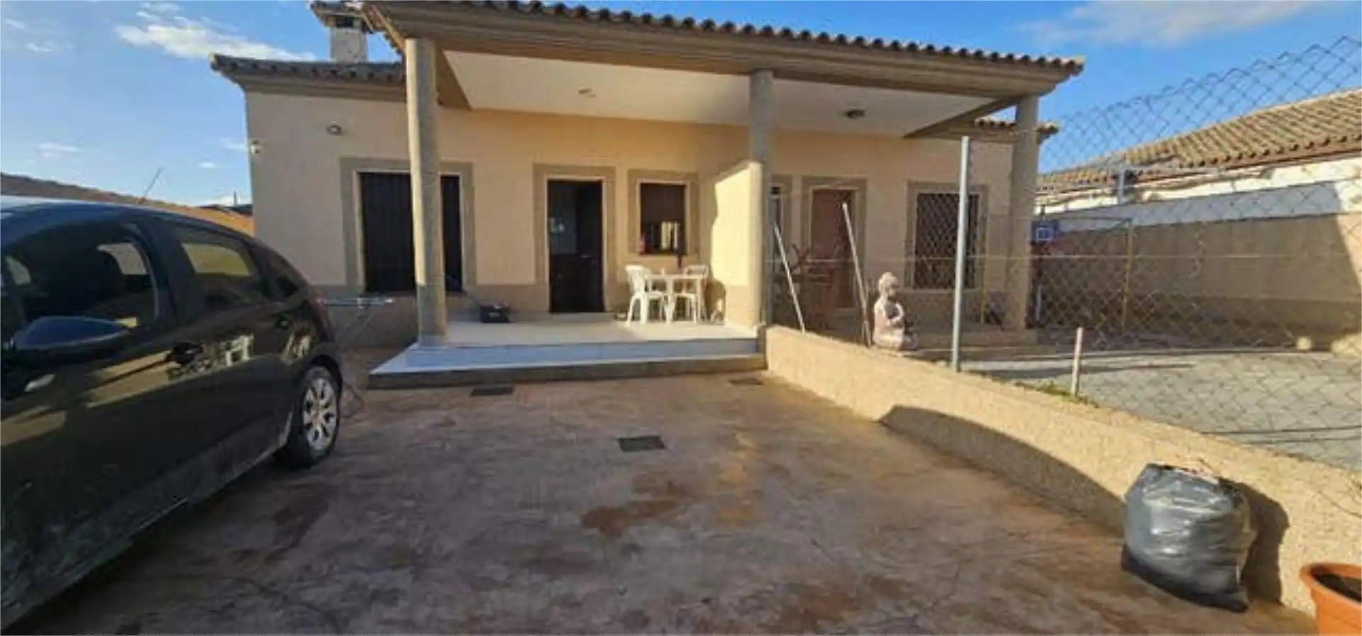 Casa adosada en Los Llanos de San Vicente - Foto 1