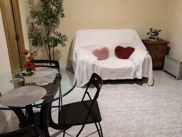 Piso en calle de Fernando el Católico, 28