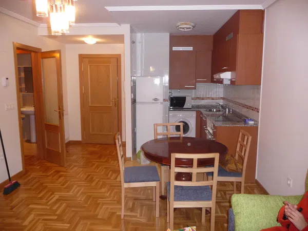 Piso en calle Coaña, 10 - Foto 1