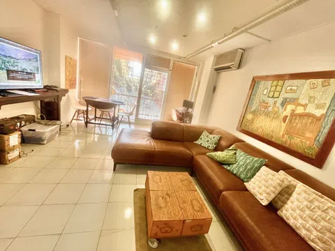 Estudio en calle de Joan Maragall, 9