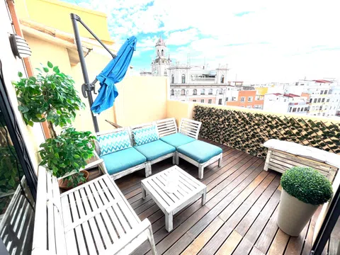 Ático en plaza del Obispo Amigó, 2