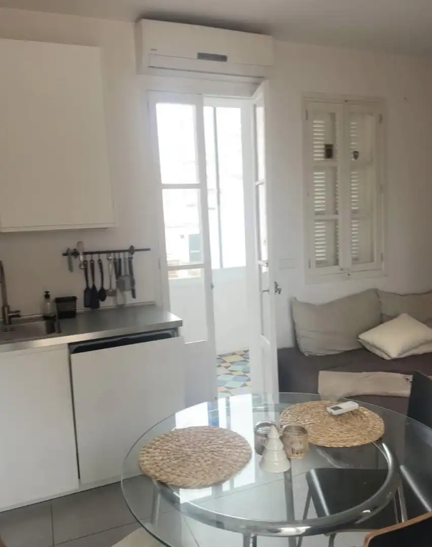 Estudio en  Carrer de Blanquerna 27 - Foto 3
