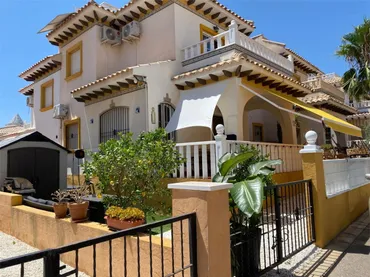 Chalet en  Calle Castillo de la Torre Grosa 4 - Foto 1