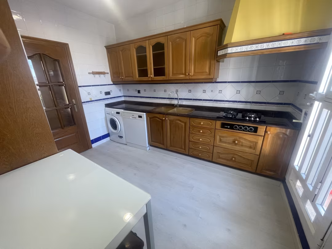 Piso en  Carrer d'Hernán Cortés 5 - Foto 5