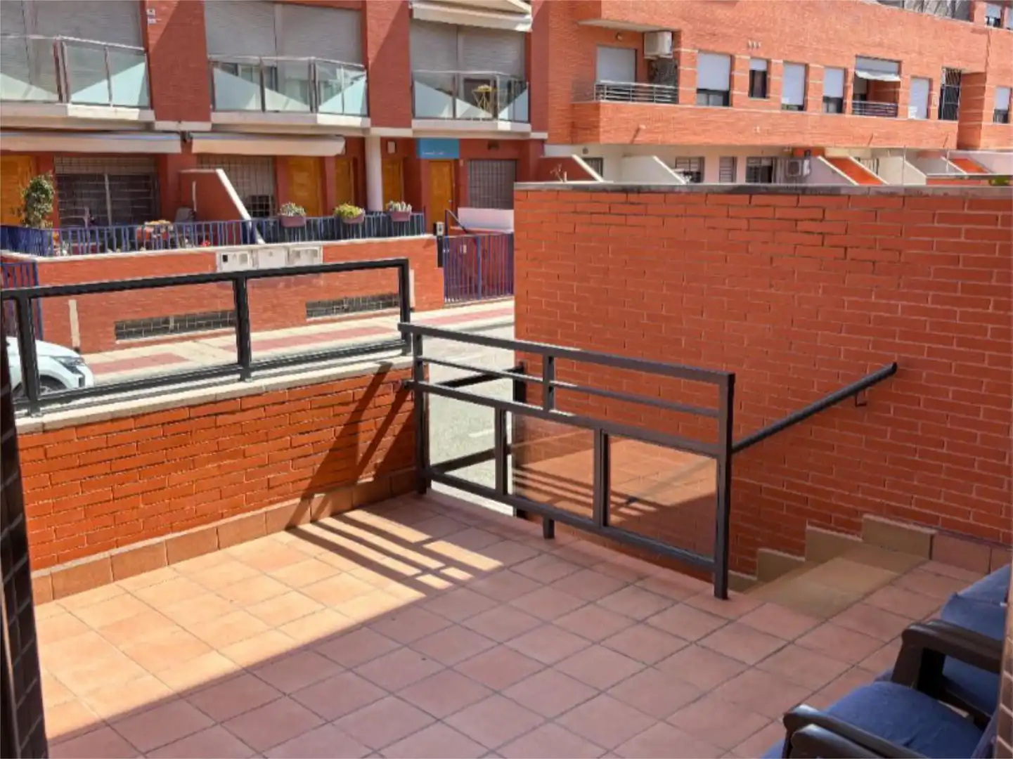 Casa adosada en  Calle de los claveles 10 - Foto 1