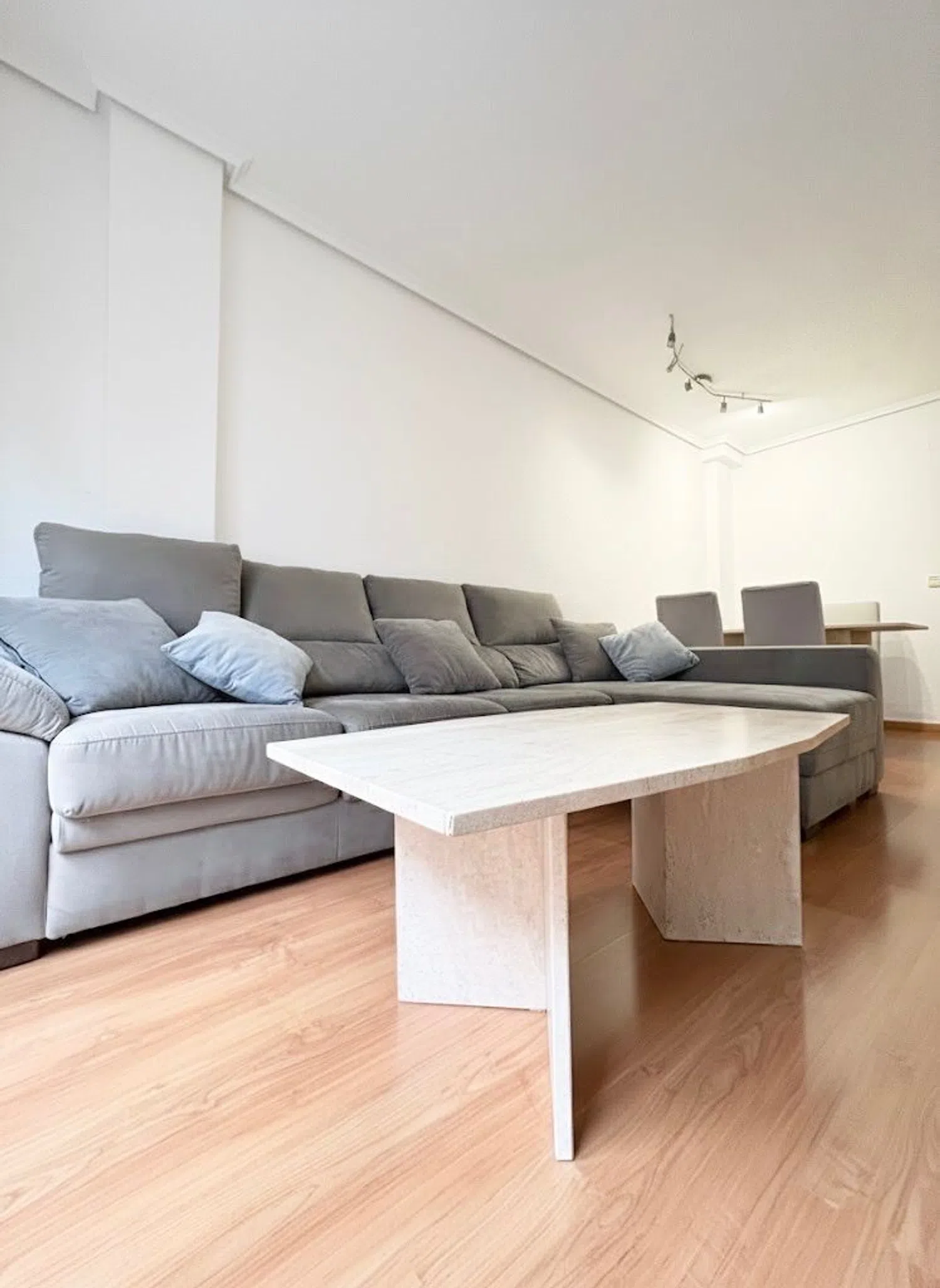 Piso en calle de Torrent, 16