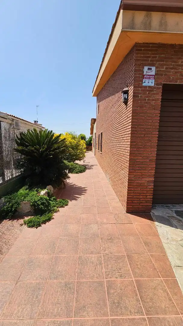 Chalet en  Carrer Cirerer 21 - Foto 10