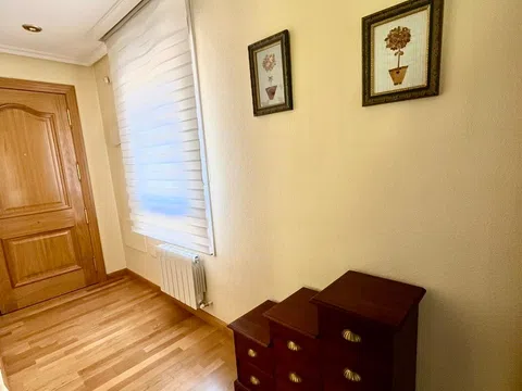 Piso en calle John Dalton, 38