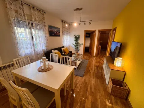 Piso en calle de la Infanta Mercedes, 30