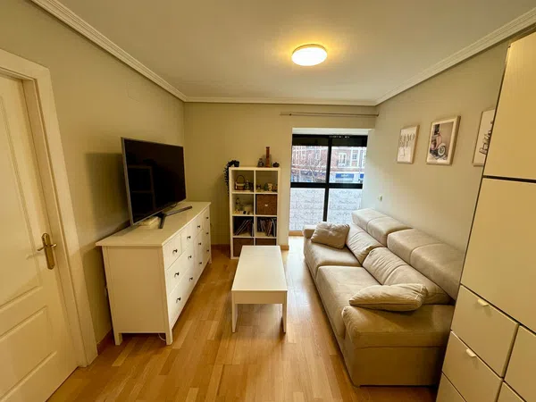 Piso en calle Romeral, 6 -8