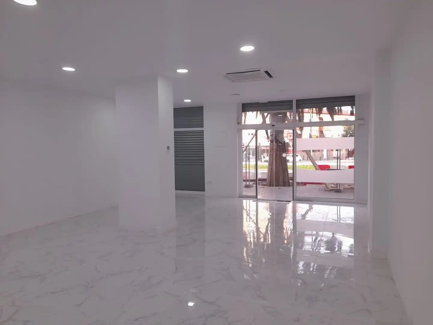 Local comercial en  CORNELLA - Foto 11