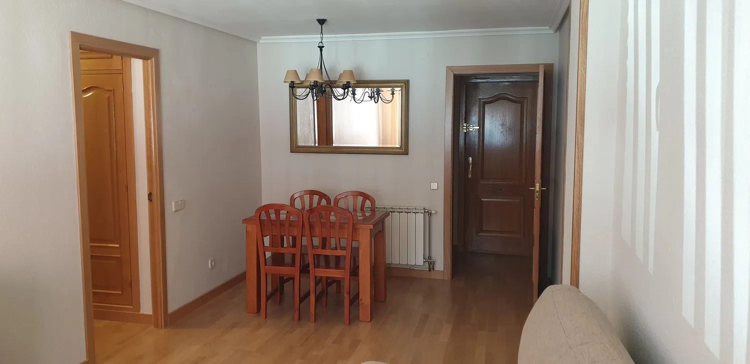 Piso en Barrio Zofío - Foto 2