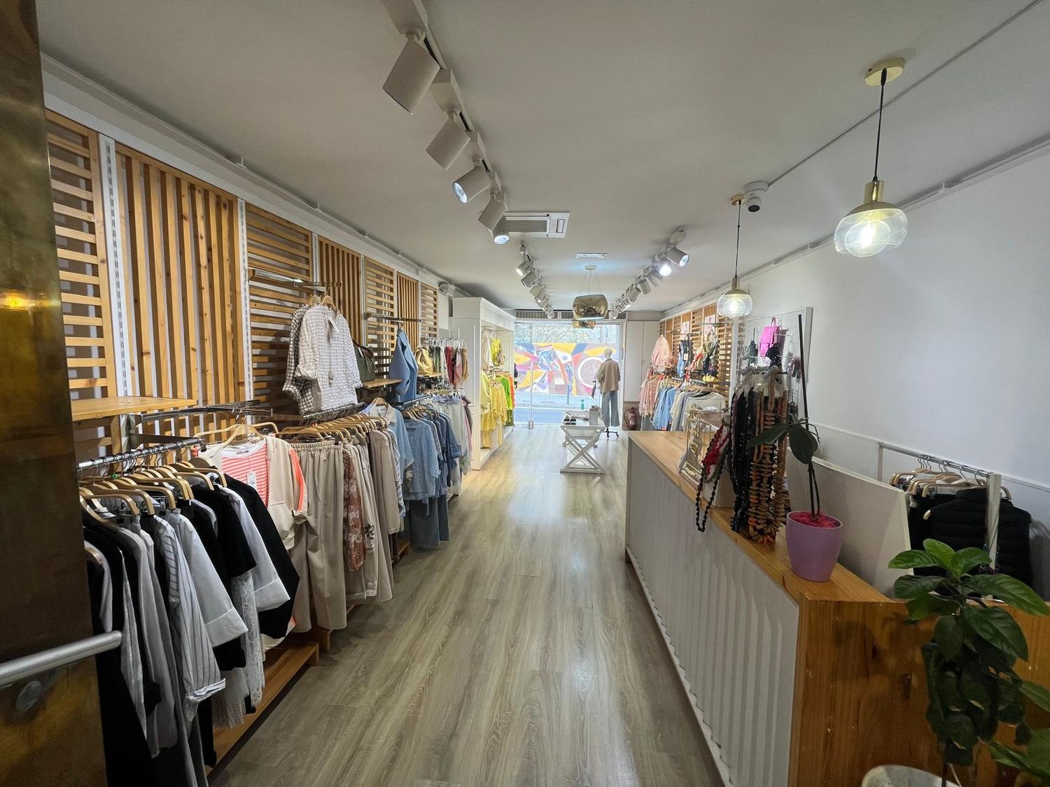 Tienda de ropa en calle de Francesc Layret, 20 - Foto 5