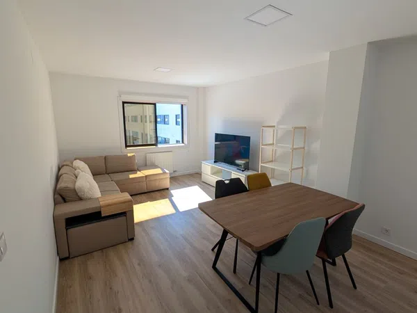 Piso en calle de Lisboa, 6