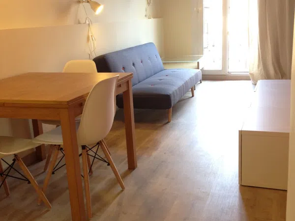 Piso en Barrio Sants - Foto 2