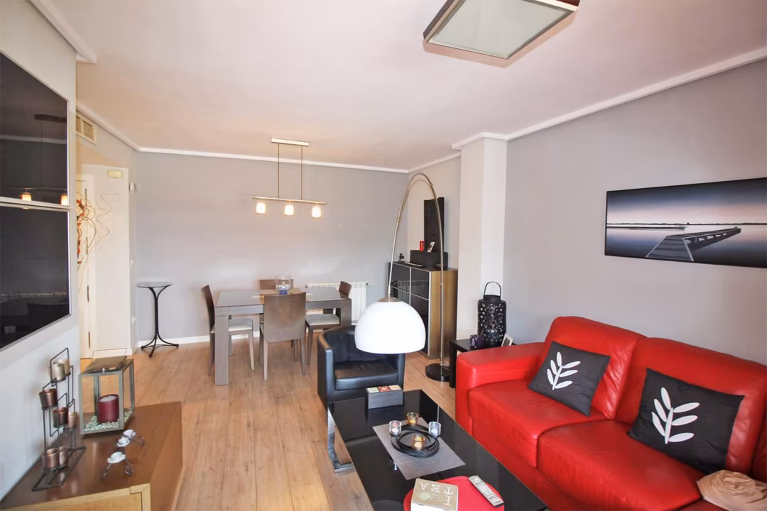 Piso en  Avenida Pintor Xavier Soler 11