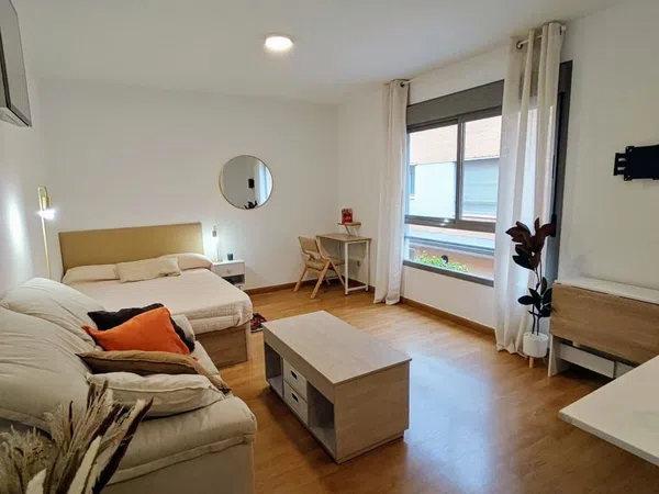 Estudio en Armengual de la Mota, 32