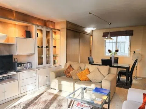 Piso en calle de Ruaya, 18