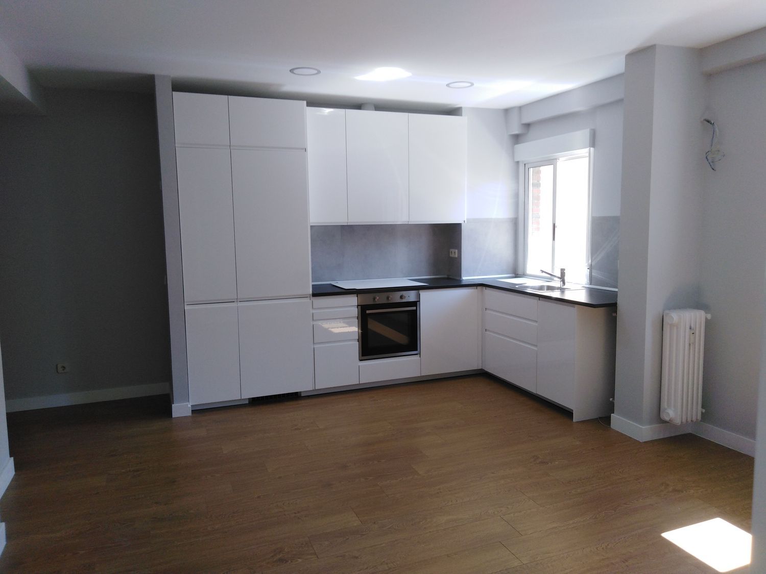 Piso en calle de la Infanta María Teresa, 14 - Foto 1