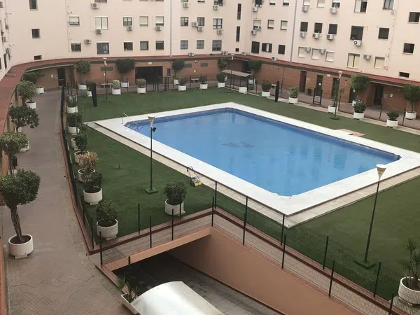 Piso en avenida de las Ciencias, 10 - Foto 1