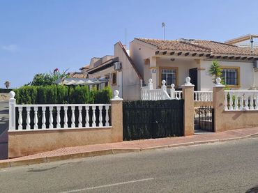 Casa adosada en  Calle Columbretes 111 - Foto 1