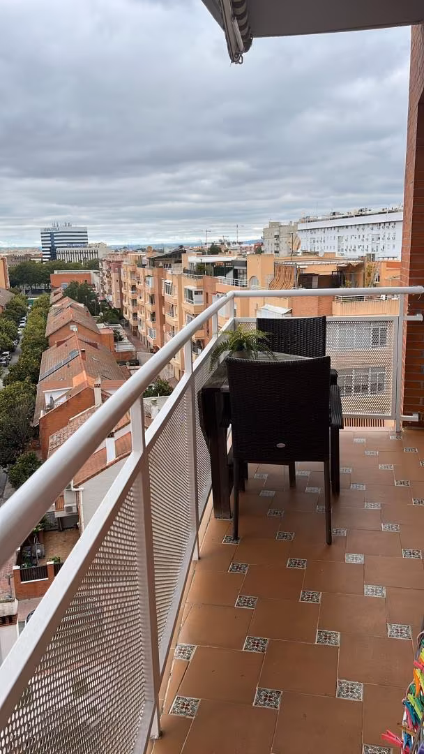 Piso en  Avenida de las Ciencias 25 - Foto 2