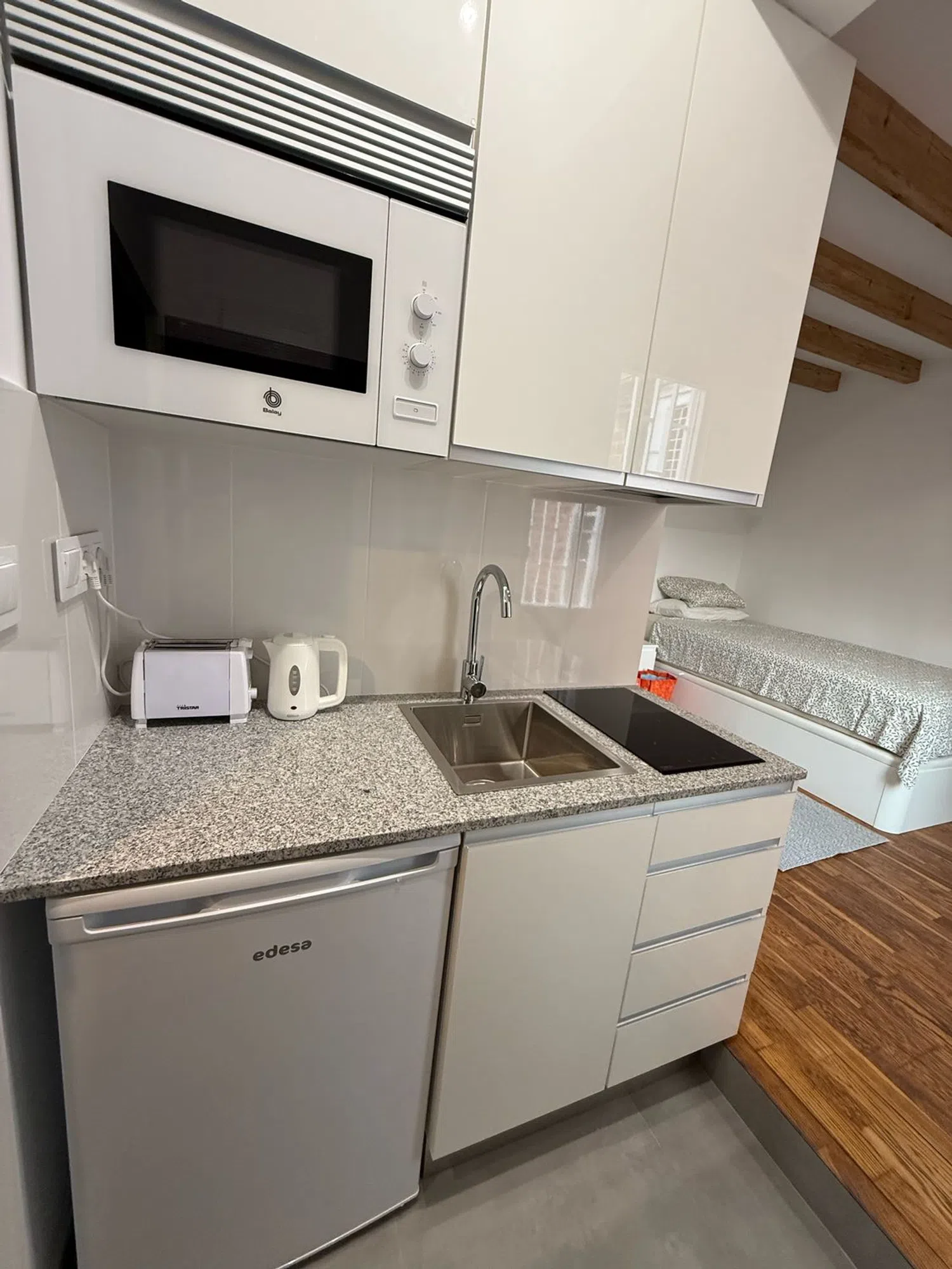 Estudio en calle de Muntaner, 7 - Foto 11