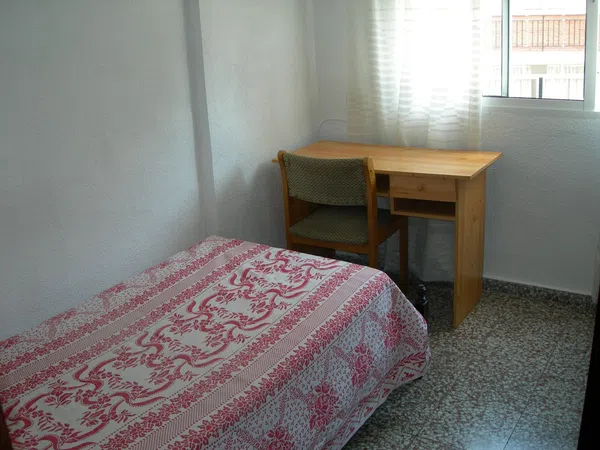 Piso en Avenida Juan XXIII, 36, Cruz del Humilladero - Los Tilos - Foto 4