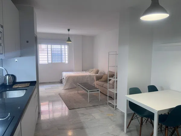 Estudio en calle Fernando el Católico, 23 - Foto 3