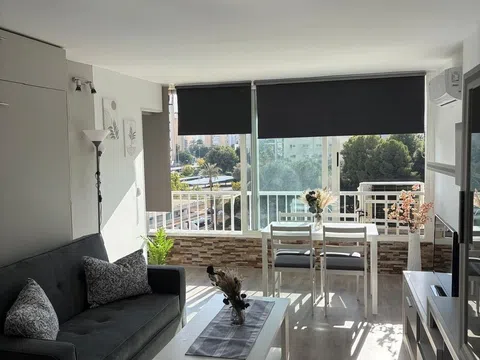 Estudio en avenida Benidorm, 18