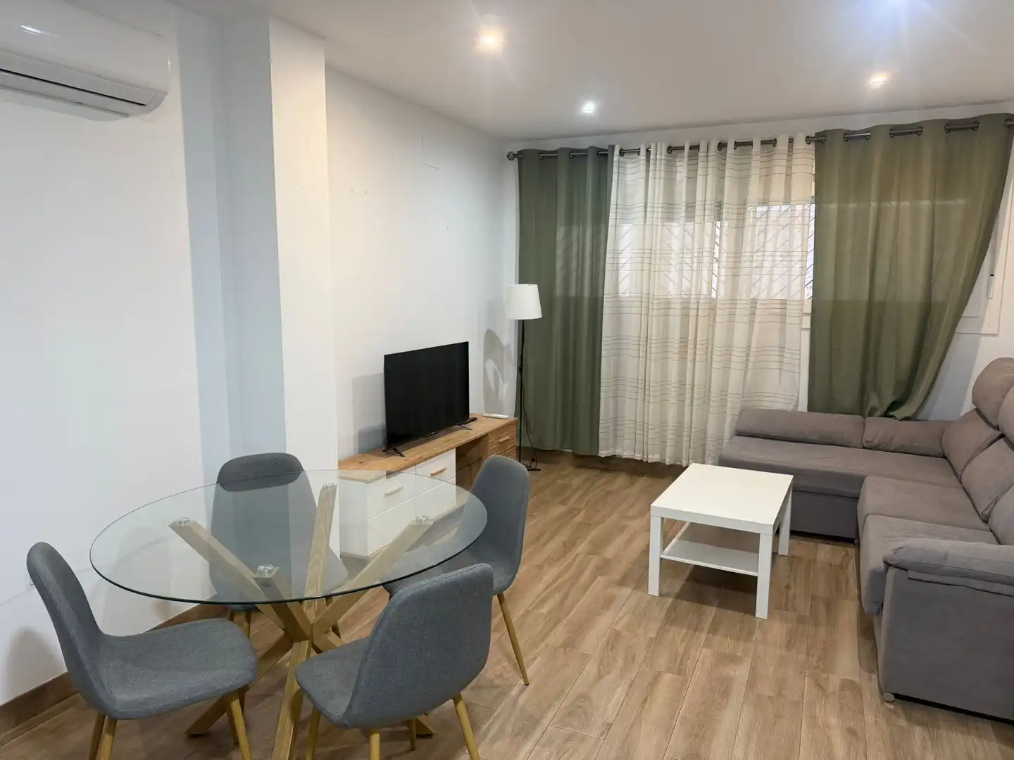 Apartamento en  Calle Escritor Gómez de Rivera 4 - Foto 2