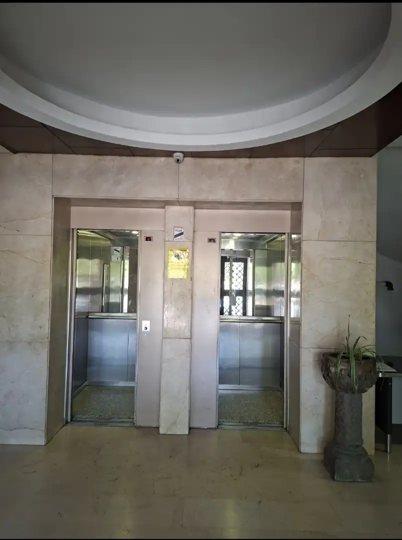 Estudio en  Avenida Presidente Adolfo Suárez 26 - Foto 2