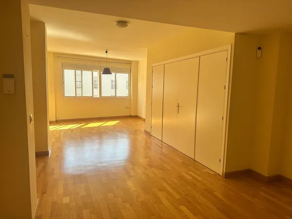 Estudio en calle Amador de los Ríos, 1 - Foto 1