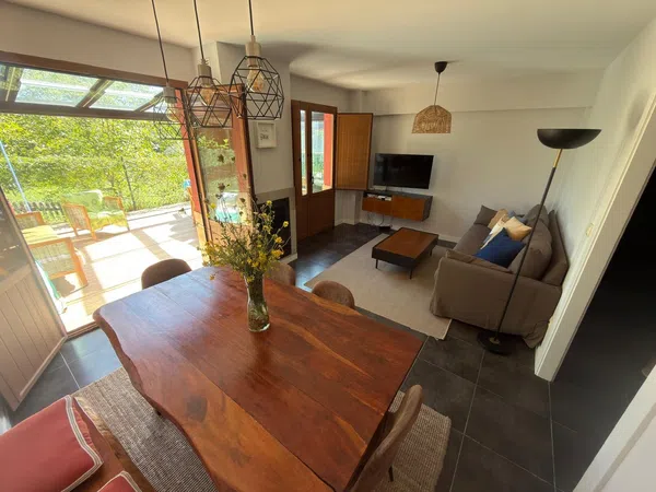 Chalet adosado en Val de San Vicente - Foto 1
