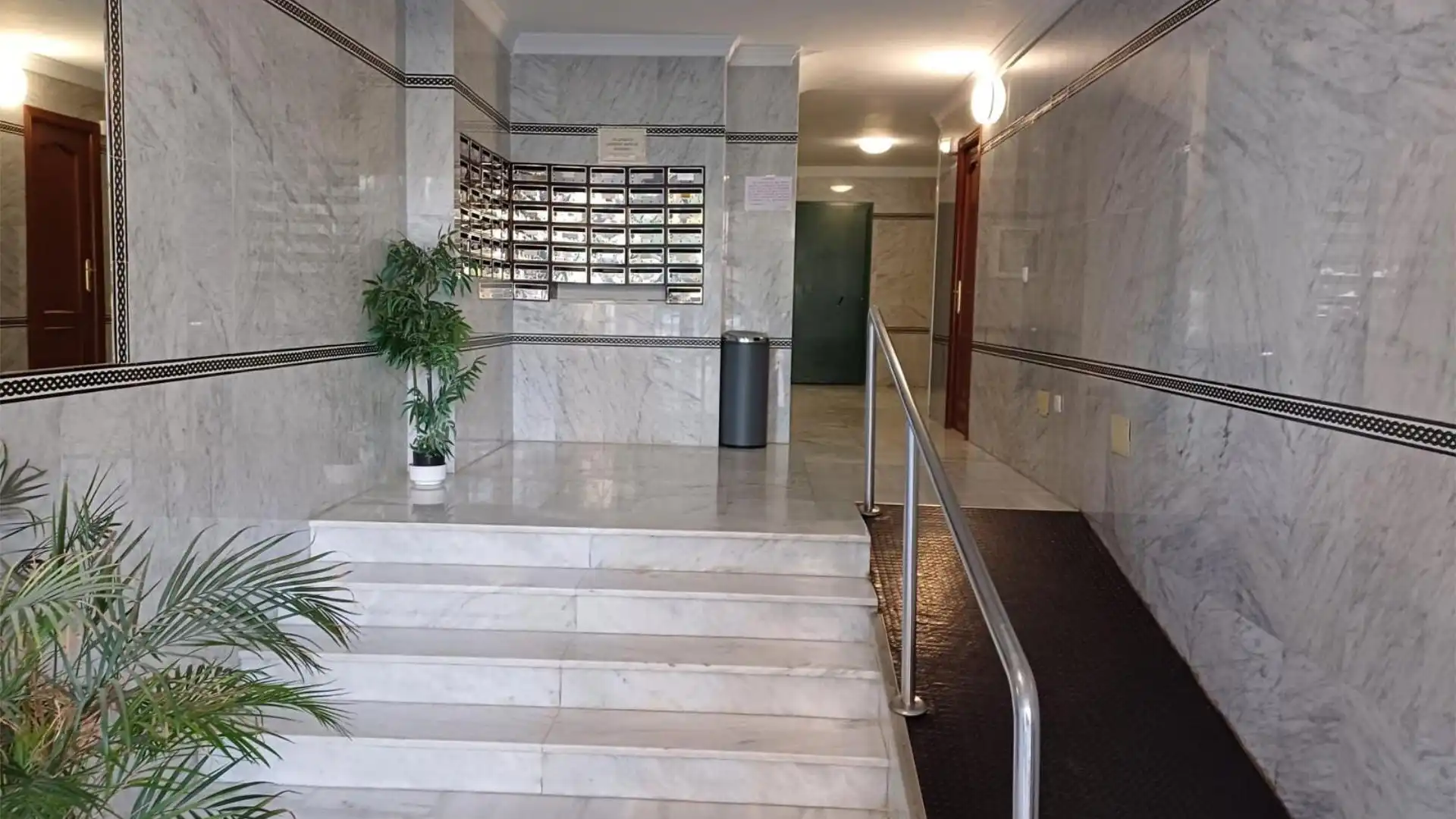 Piso en  Avenida de los Lirios Local - Foto 16