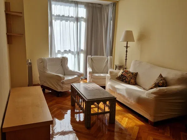 Piso en calle de Bustamante, 22