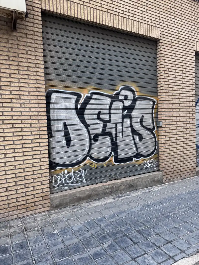 Planta baja en  Carrer de la Serra d'Agullent 19 - Foto 4