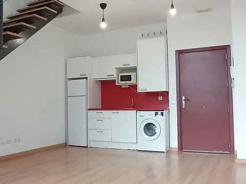 Estudio en avenida del Juncal, 11