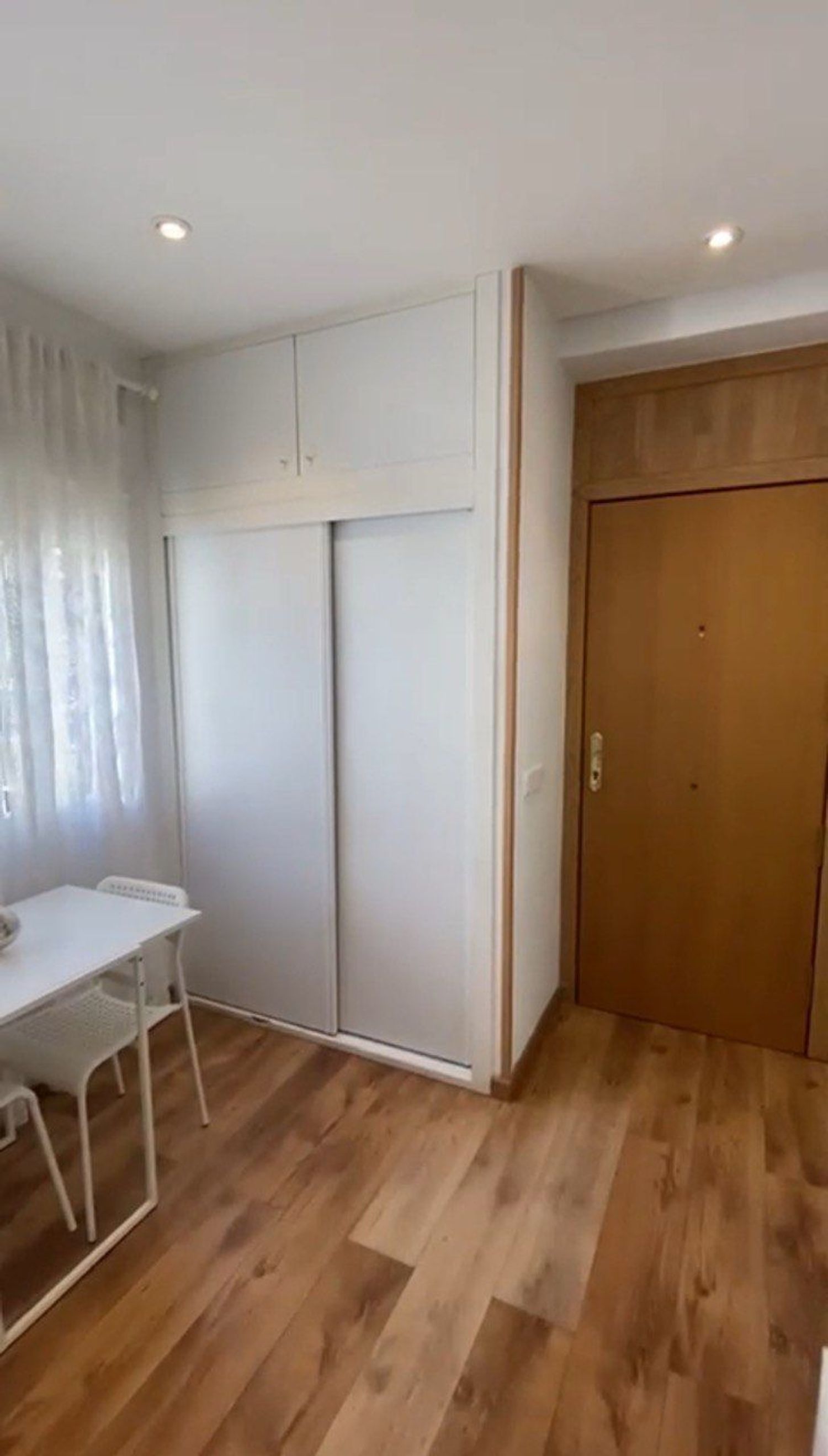 Estudio en Calle de Juan Giner, 19 - Foto 2