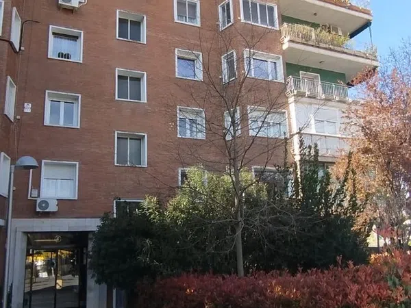 Piso en avenida de Bonn, 6 - Foto 1